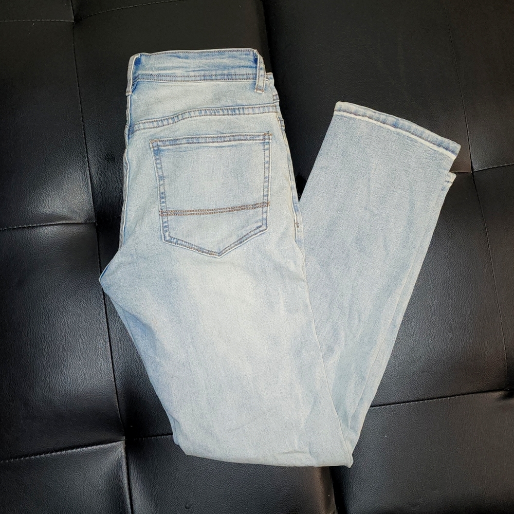 "Free Planet" size 28W-30L "skinny jeans
